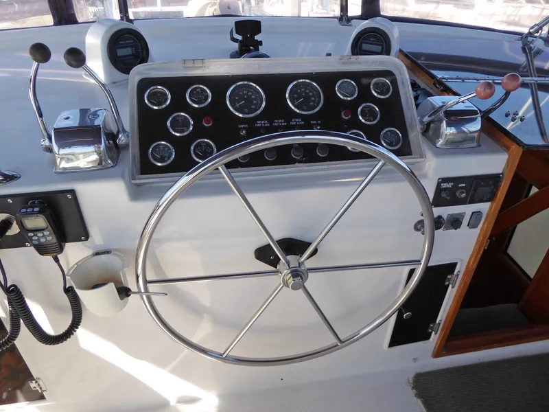 Flybridge helm