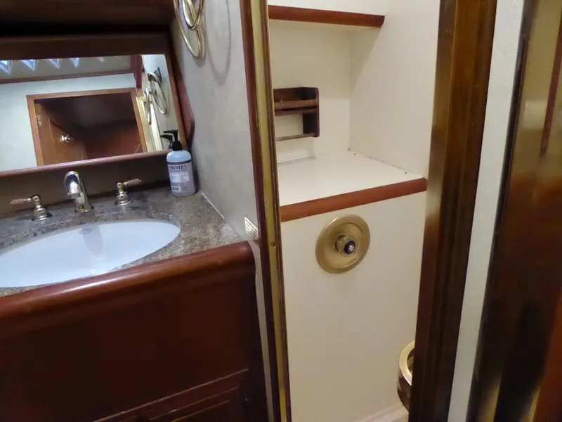 Master ensuite head
