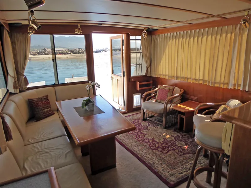 Salon looking aft 2