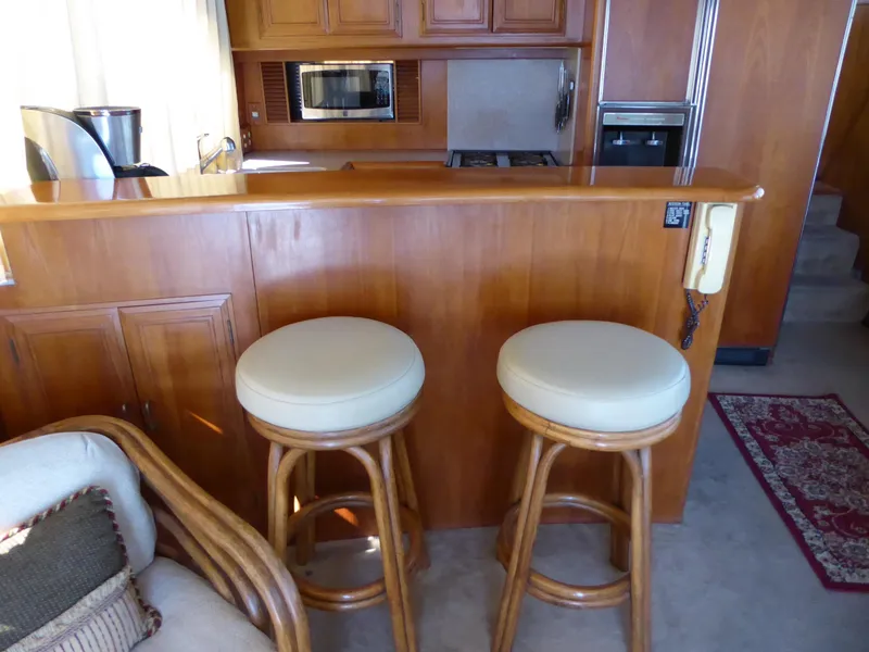 Bar & Stools