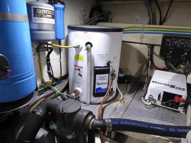 Hot water heater