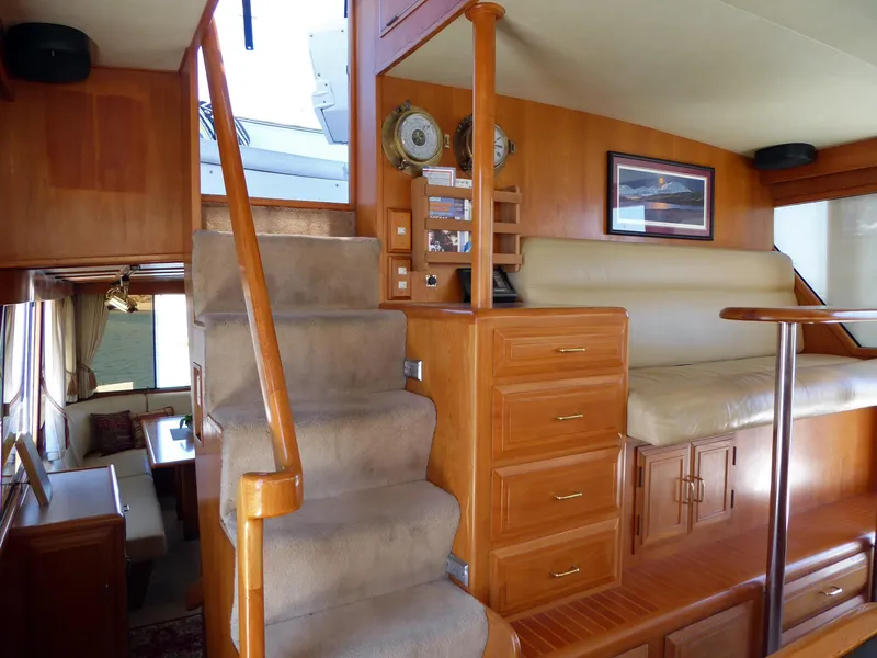 Pilothouse stairs to flybridge
