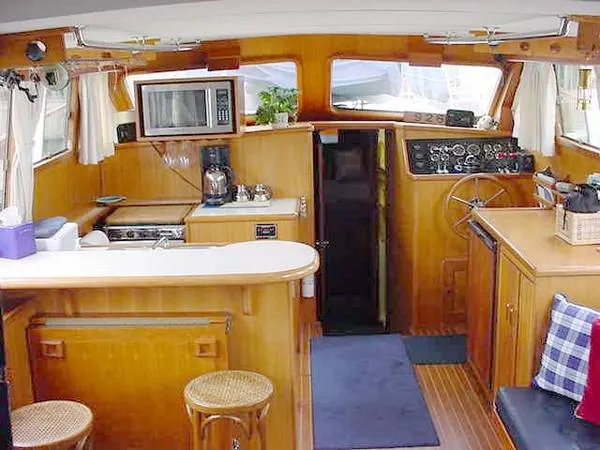 1987 Mikelson Motor Yacht with Cockpit