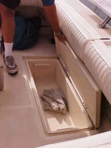 1994 Precision Flybridge Sedan