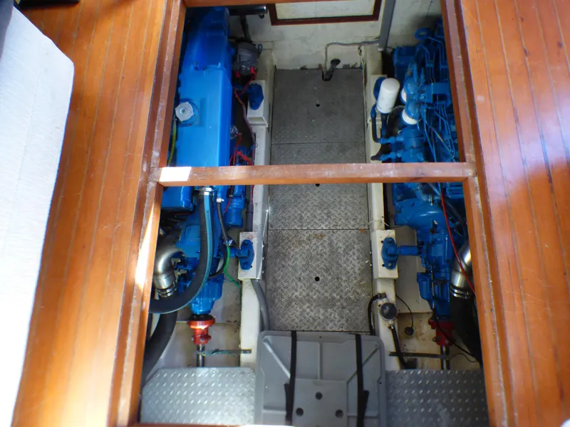 1985 Tung Hwa Motor Yacht-Offshore Yachts
