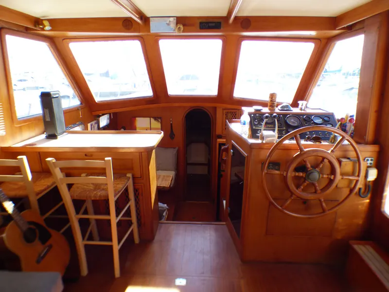 1985 Tung Hwa Motor Yacht-Offshore Yachts
