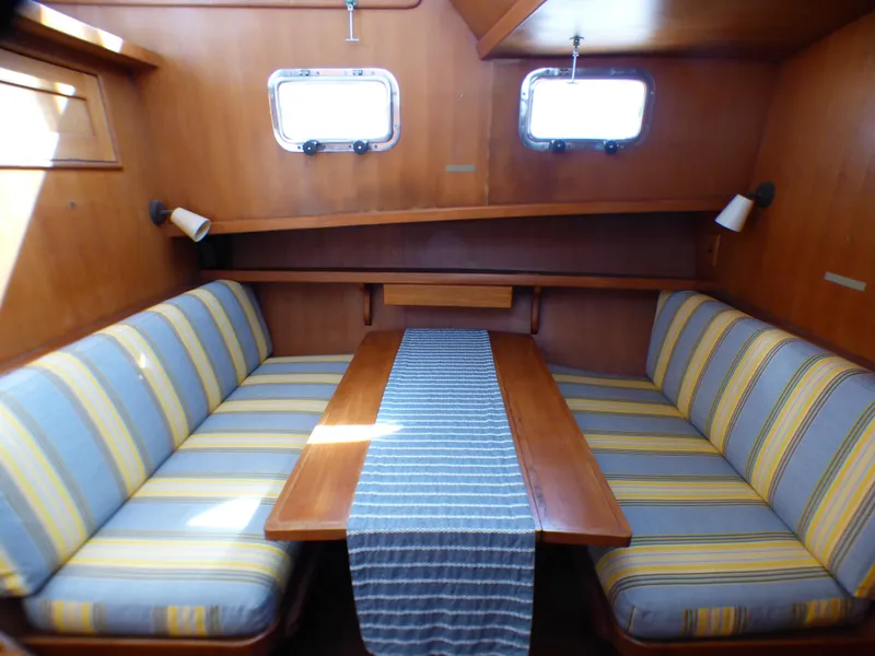 1985 Tung Hwa Motor Yacht-Offshore Yachts