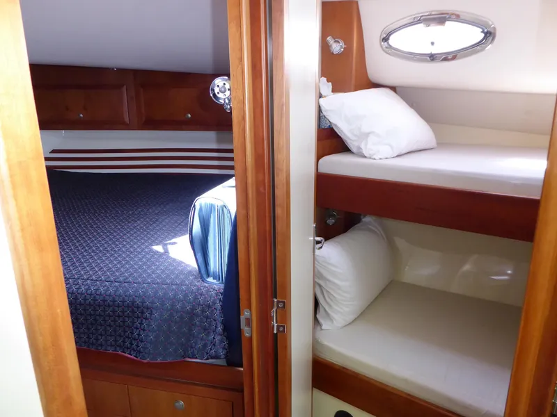 Looking to both cabins