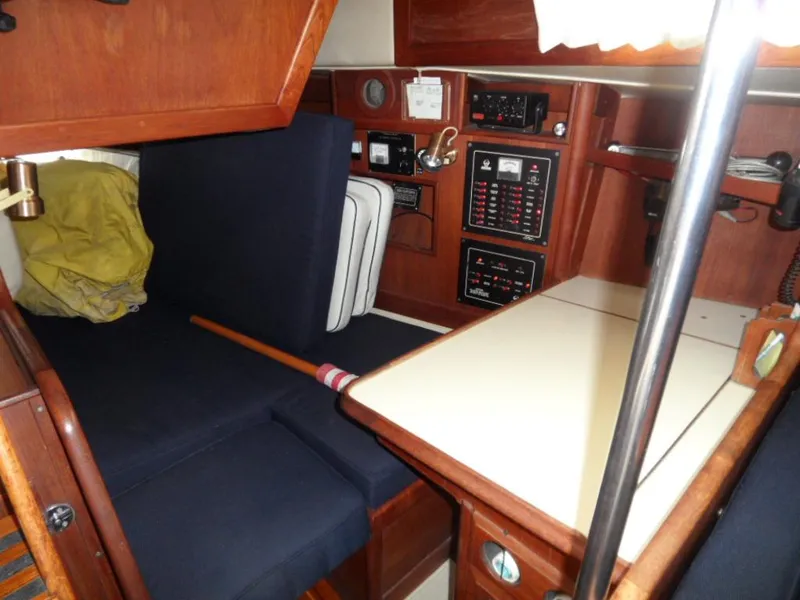 1986 Ericson 35 Mark III