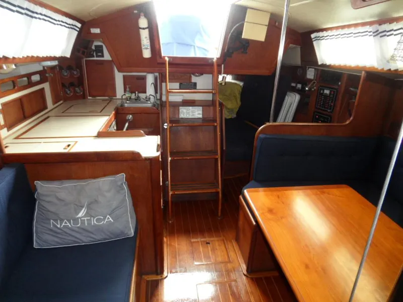1986 Ericson 35 Mark III