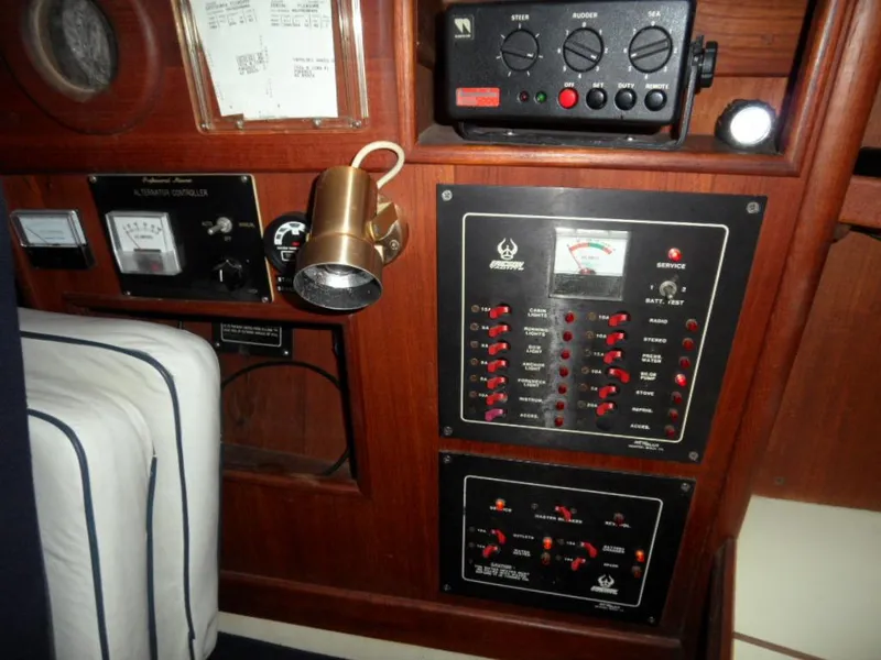 1986 Ericson 35 Mark III