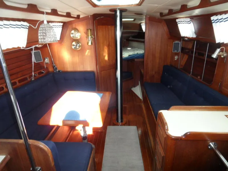 1986 Ericson 35 Mark III