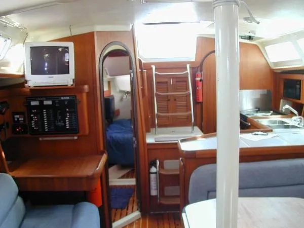 Salon Looking Aft