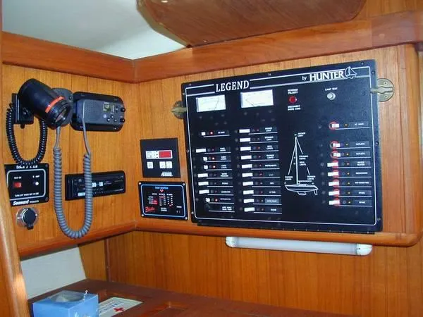 1996 Hunter Legend 37.5