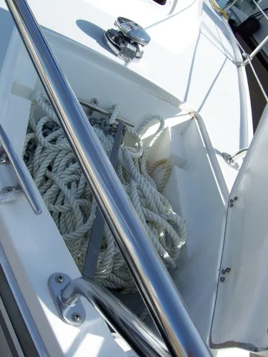 Anchor locker & winch