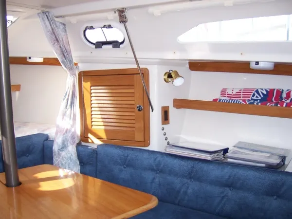 Starboard main salon settee