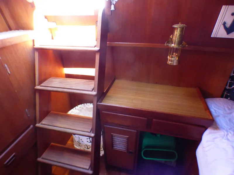 1979 C & L Trunk Cabin