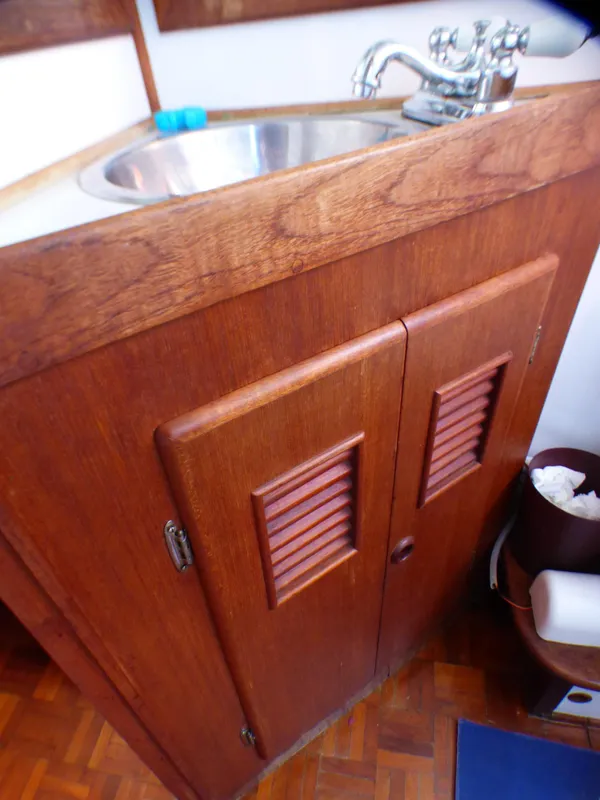 1979 C & L Trunk Cabin