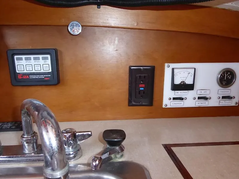 1973 Hinckley Pilot 35