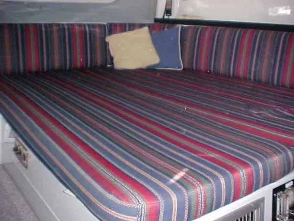1989 MacGregor Pilothouse