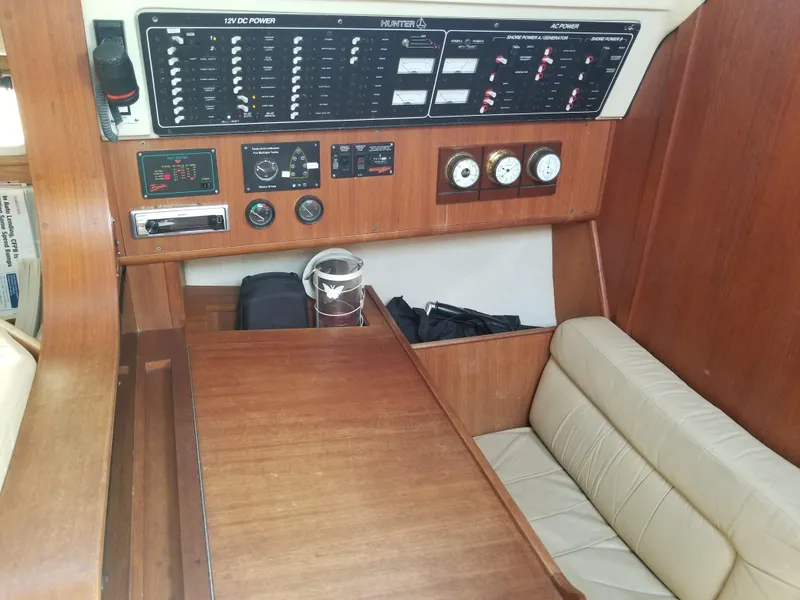 1996 Hunter 430