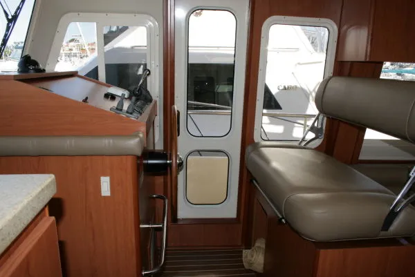 2009 Mainship Expedition