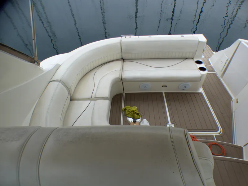 2001 Cruisers Yachts 340 Express
