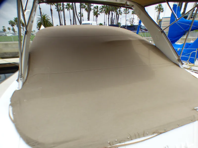 2001 Cruisers Yachts 340 Express