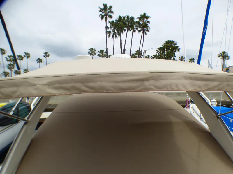 2001 Cruisers Yachts 340 Express
