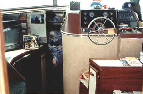 1985 Sea Ray Sedan Bridge