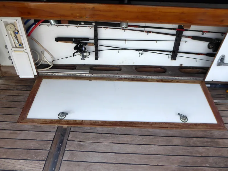 Cockpit rod storage