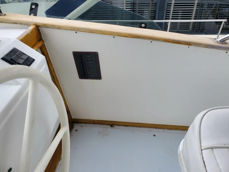 Electric panel fly-bridge