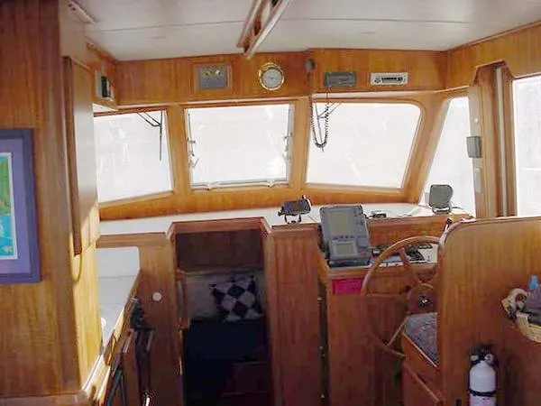 2000 Island Gypsy 32 Europa Sedan