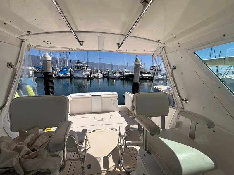 Interior view of 2004 Albin 28 TE boat docked at a marina.