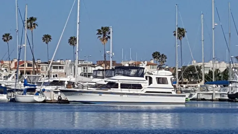1990 Kha Shing 58 Cockpit Motoryacht