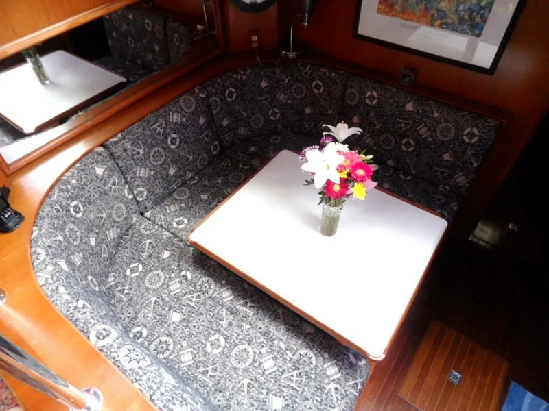 1990 Kha Shing 58 Cockpit Motoryacht