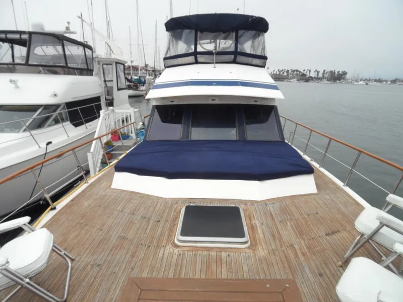 1990 Kha Shing 58 Cockpit Motoryacht