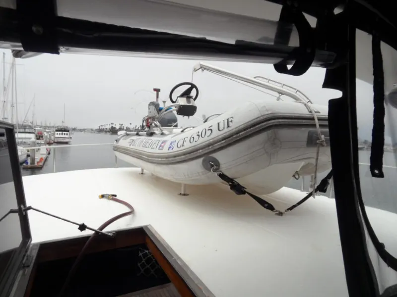 1990 Kha Shing 58 Cockpit Motoryacht