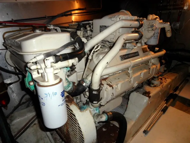 1990 Kha Shing 58 Cockpit Motoryacht