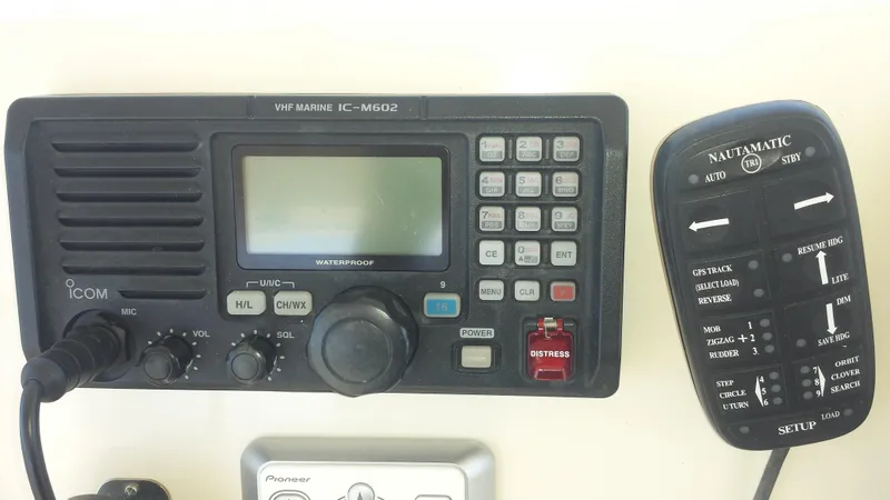 2005 World Cat 320 Express Cabin