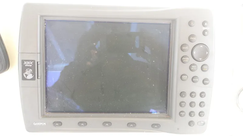 2005 World Cat 320 Express Cabin