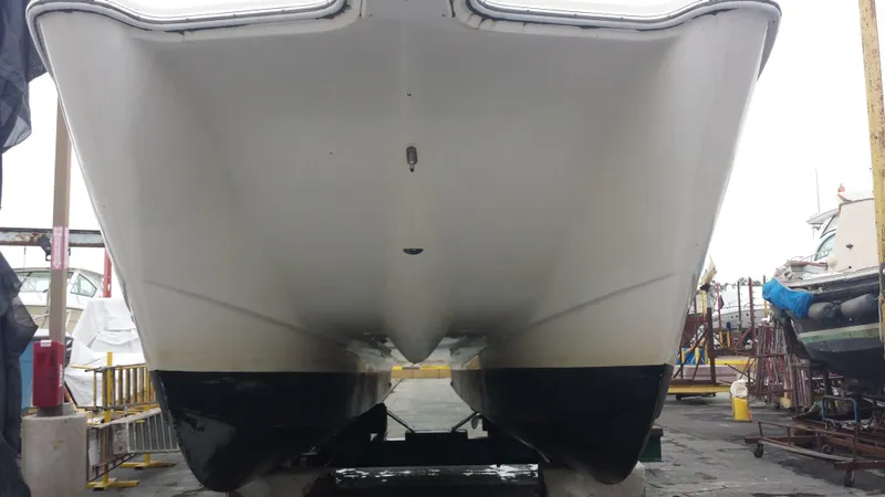 2005 World Cat 320 Express Cabin