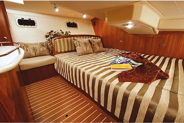 2006 Hunter 38