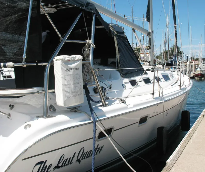 2006 Hunter 38