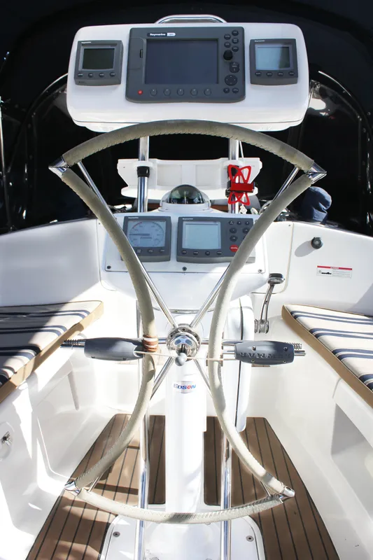 2006 Hunter 38