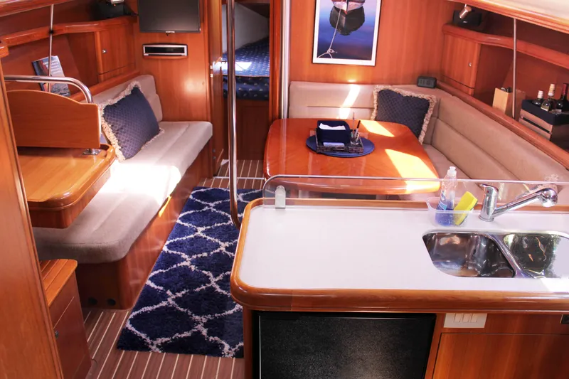 2006 Hunter 38