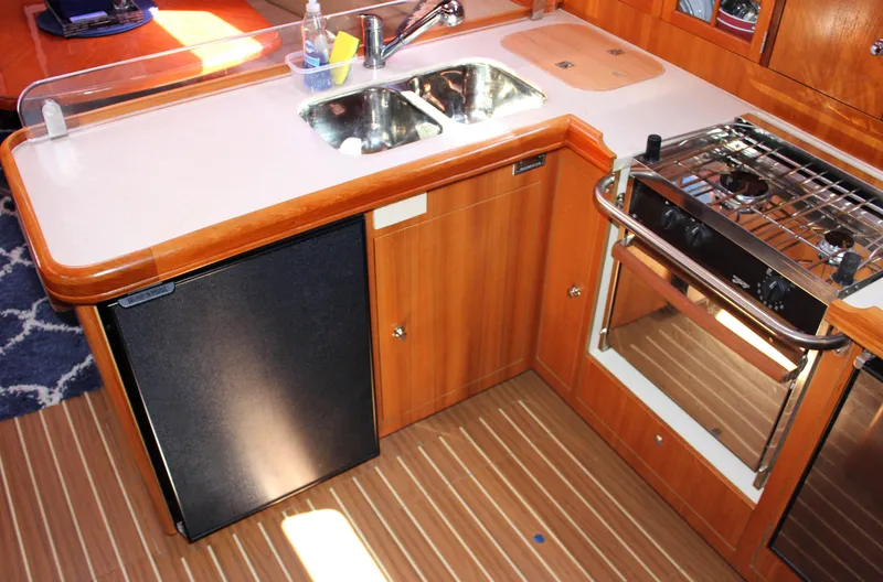 2006 Hunter 38