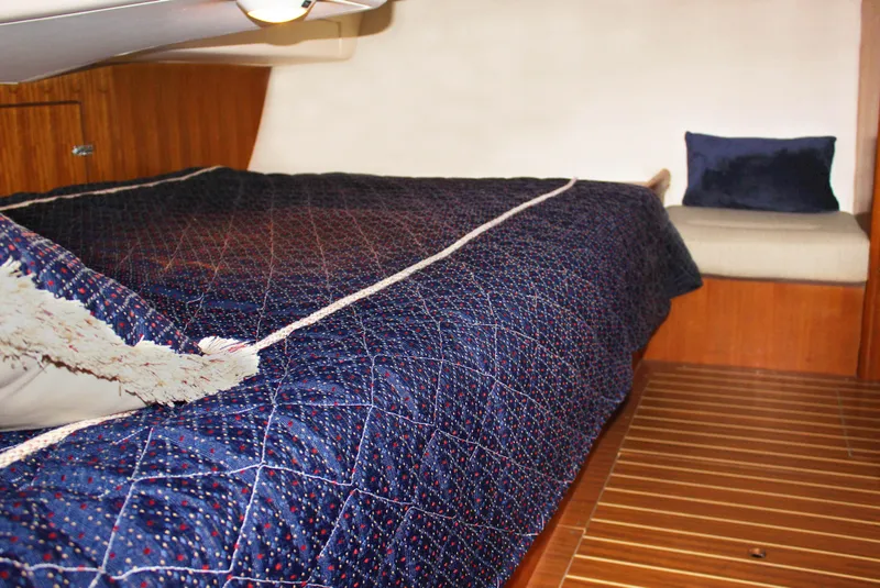 2006 Hunter 38