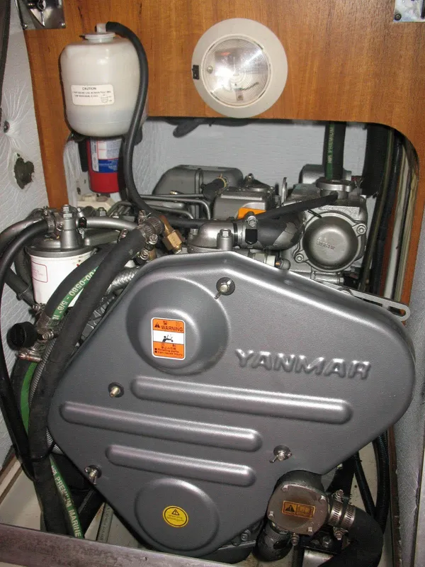 2006 Hunter 38
