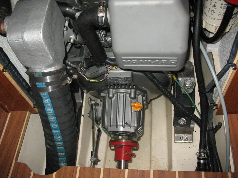 2006 Hunter 38
